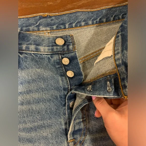 LEVI’S 501 | High Waisted Distressed Denim Shorts, Size 31 - Picture 5 of 5